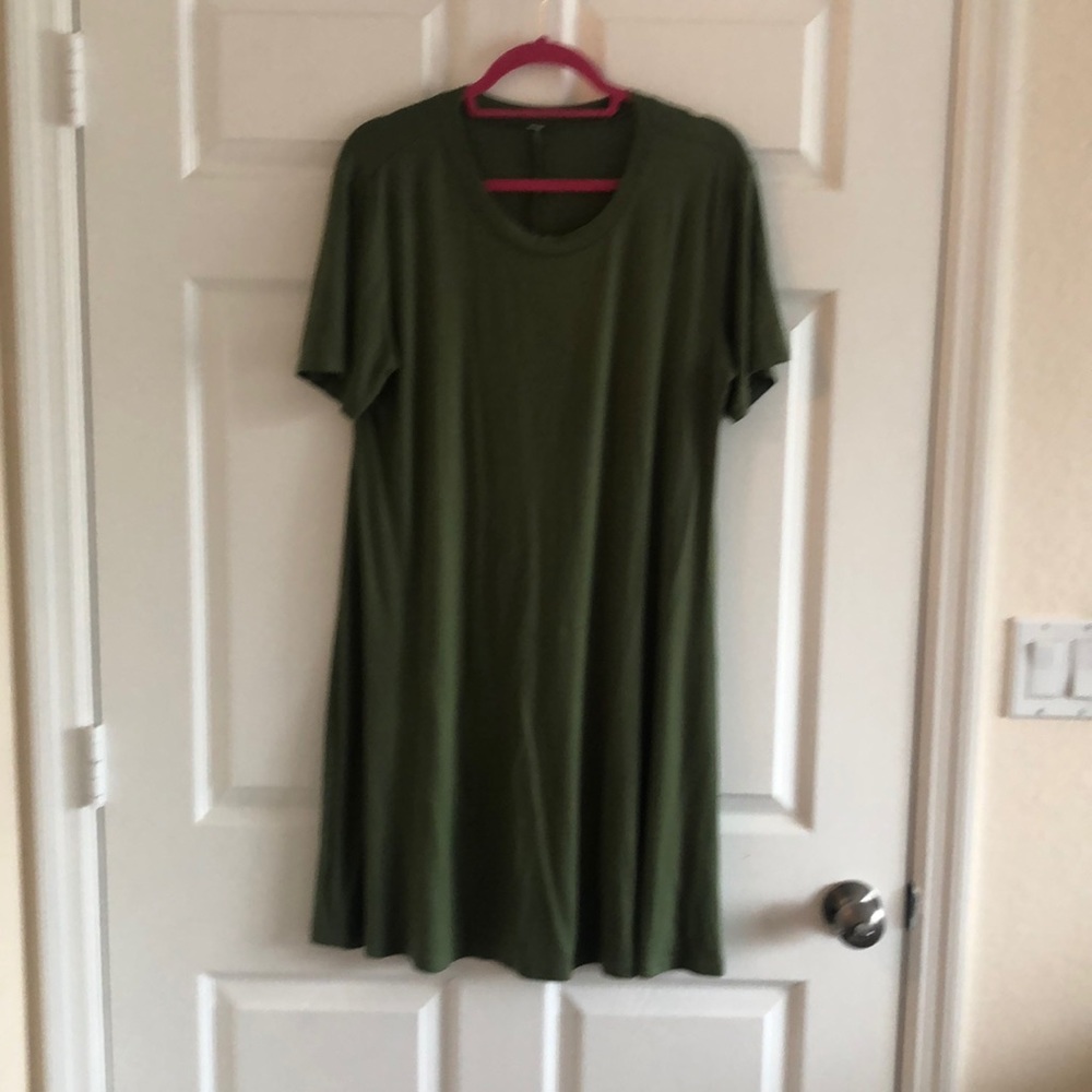 NWOT amazon basics olive/army green T-shirt dress